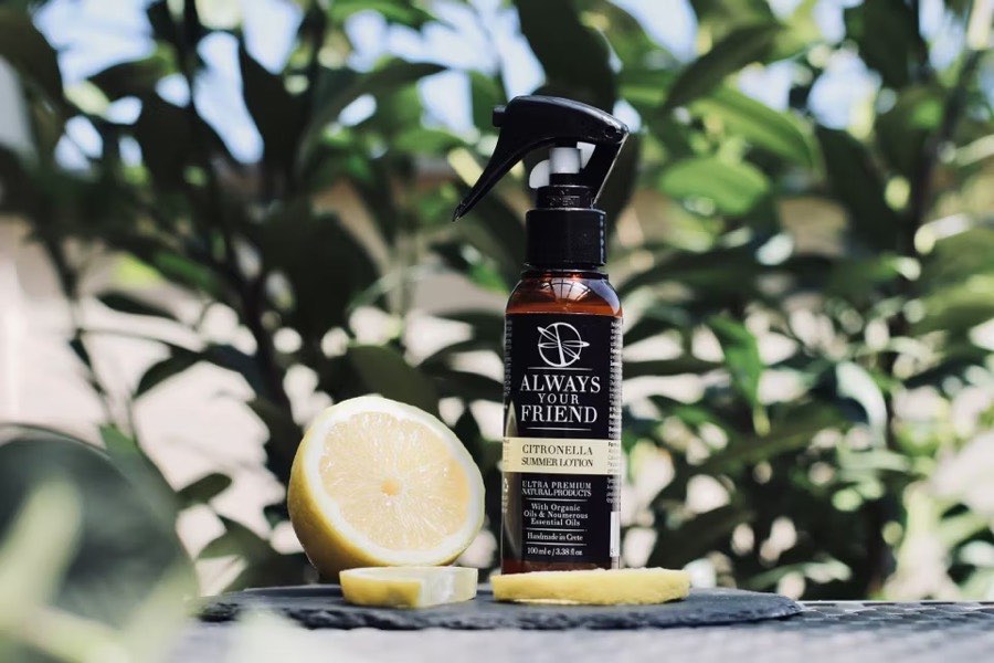 Always Your Friend Citronella Summer Lotion, spray cu citronella, alături de lămâie proaspătă